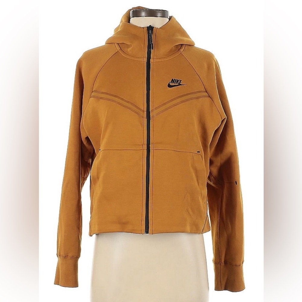 Nike outfit SET. Size small. Jacket and Pants.